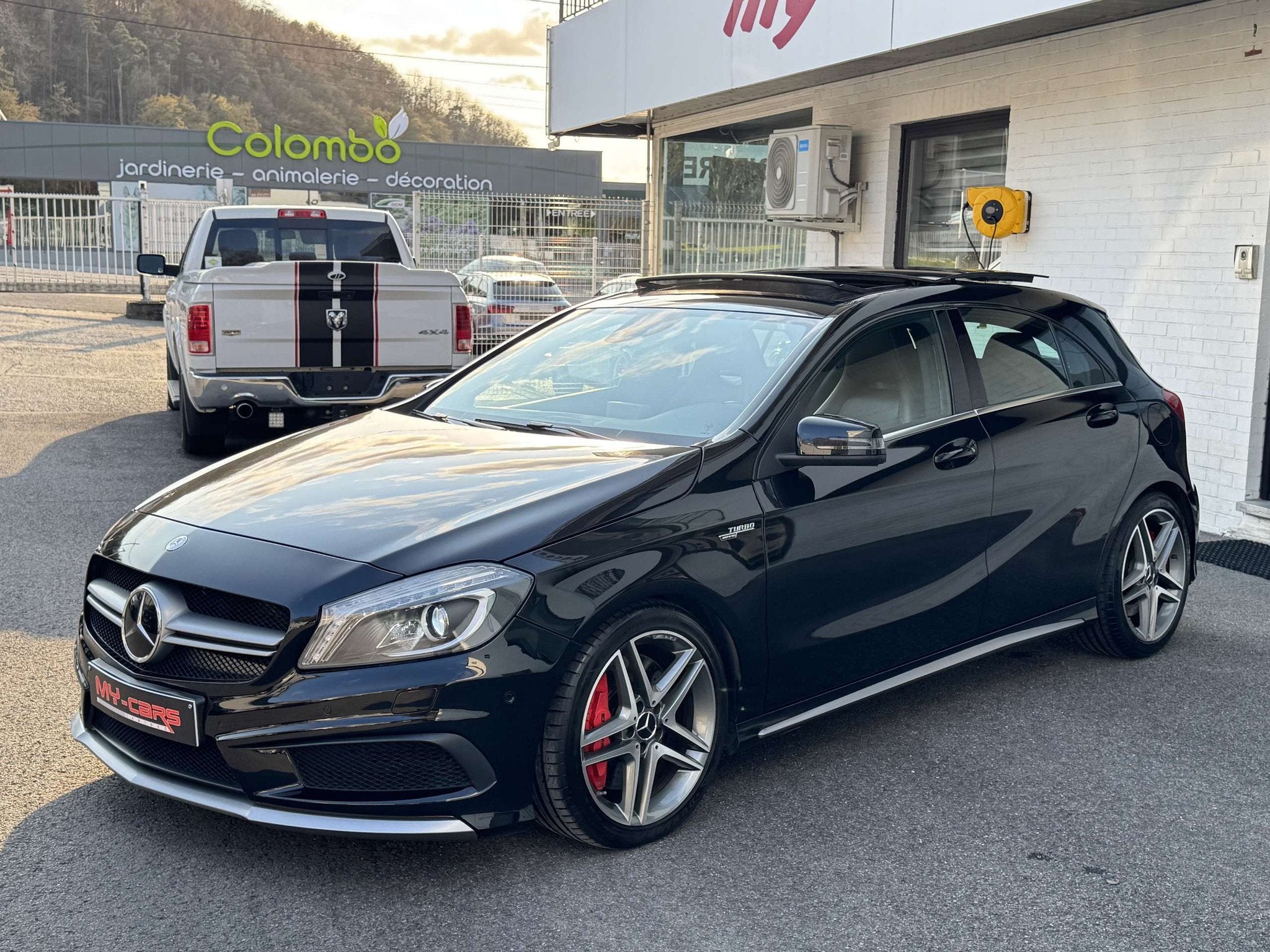 Mercedes-Benz A-Klasse 45 AMG A 45 AMG 4-Matic PANO GPS CUIR, Autos, Cuir, Euro 6, Entreprise, 5 portes