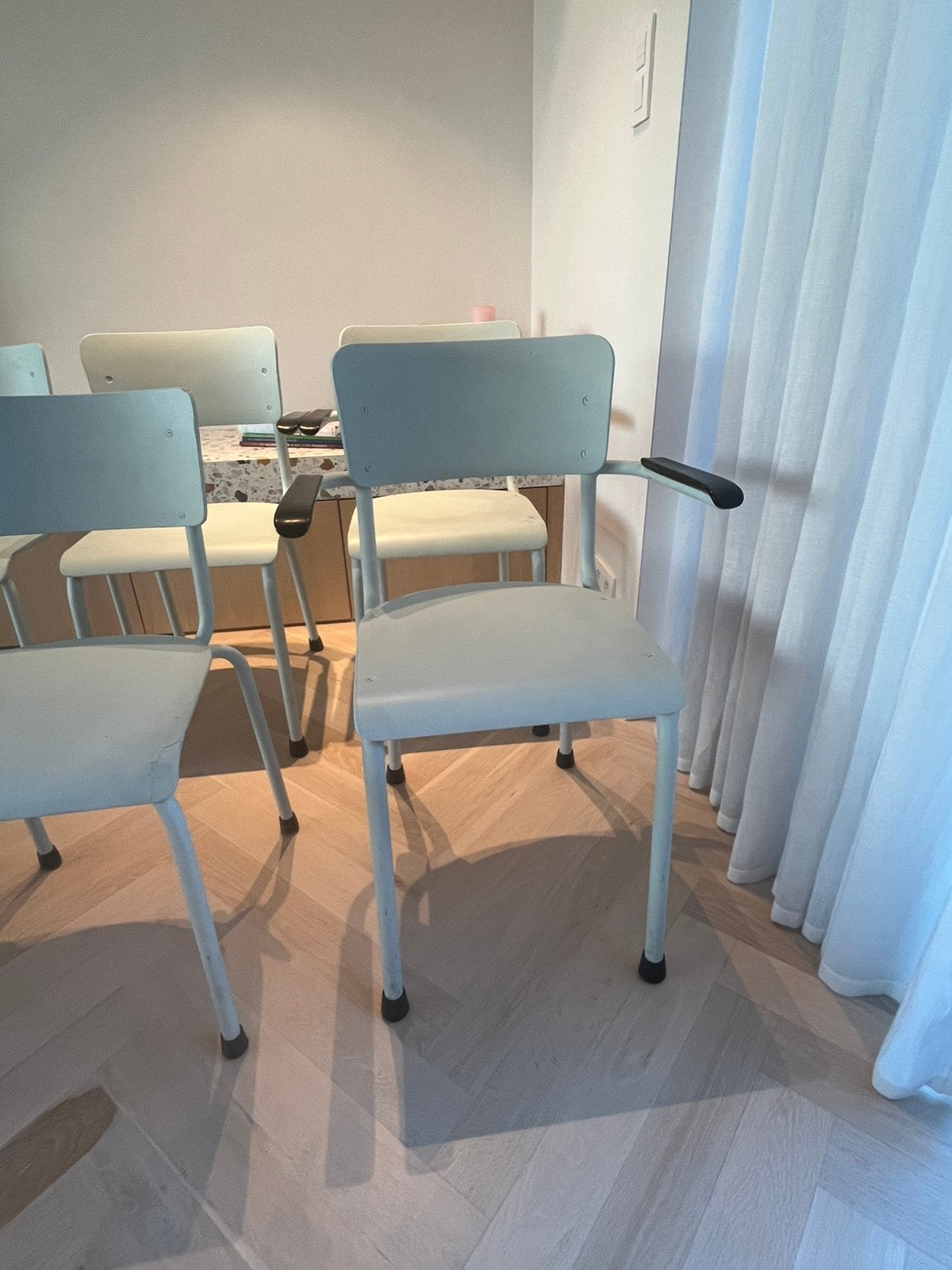 Set van 6 geschilderde schoolstoelen, Ophalen, Gebruikt