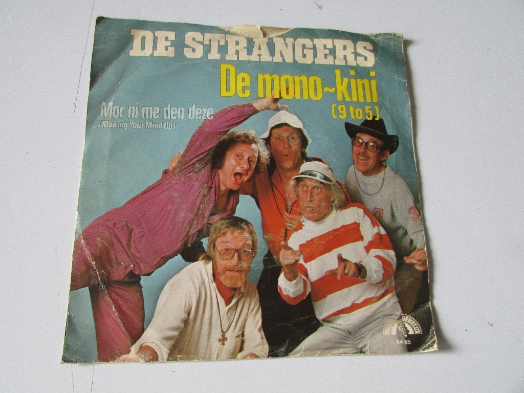DE STRANGERS ; DE MONO - KINI ( 9 to 5 ) SINGLE, CD & DVD, Pressage original, Enlèvement ou Envoi, Humour et Cabaret, 7 inch