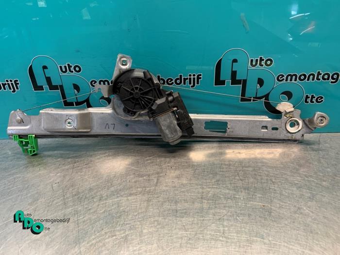 Mécanique vitre 4portes avant gauche d'un Renault Scenic (S, Renault, -, 3 mois de garantie, Utilisé