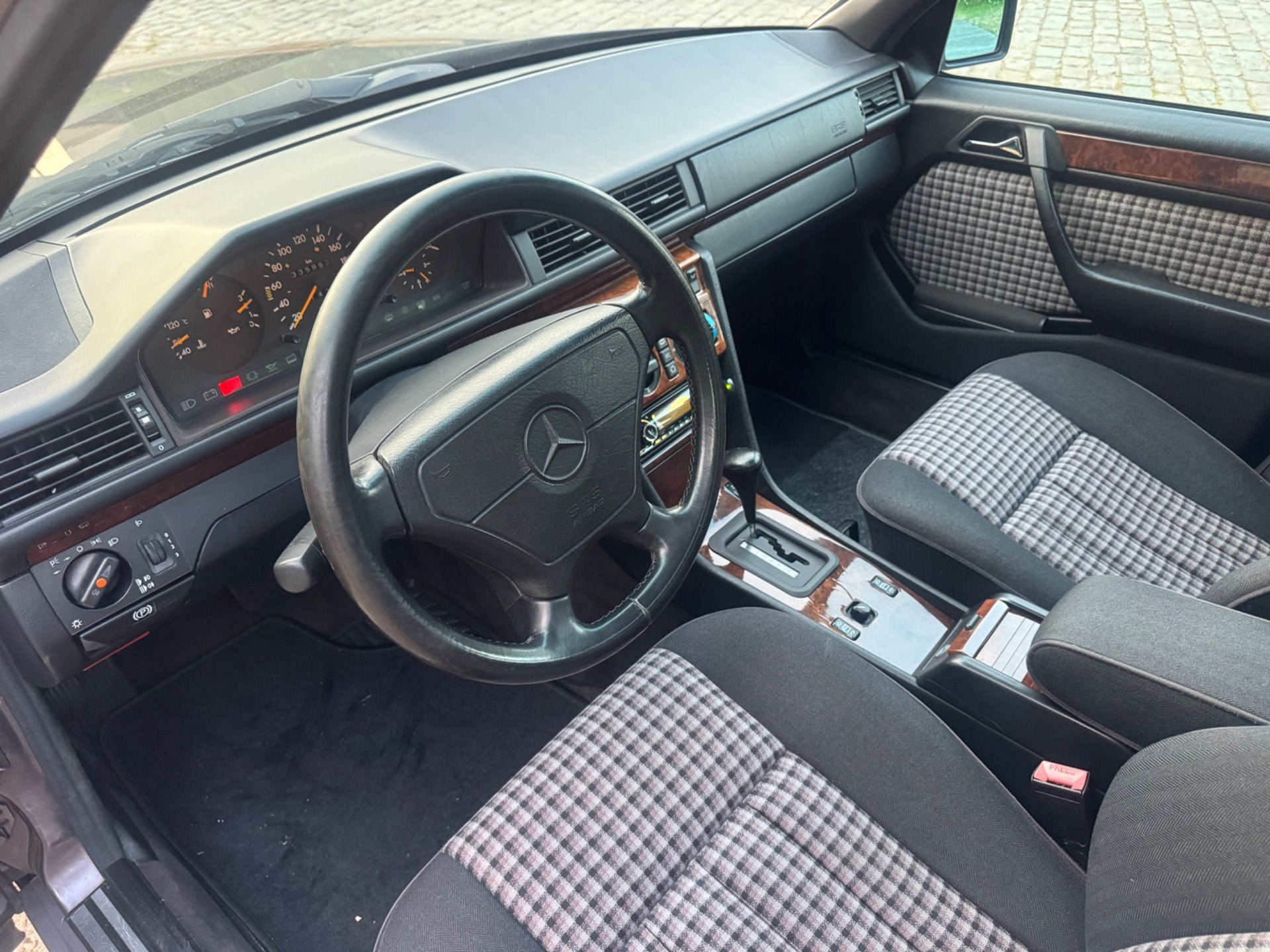 Mercedes E300 d | Automaat | Airco | Oldtimer, foto 11