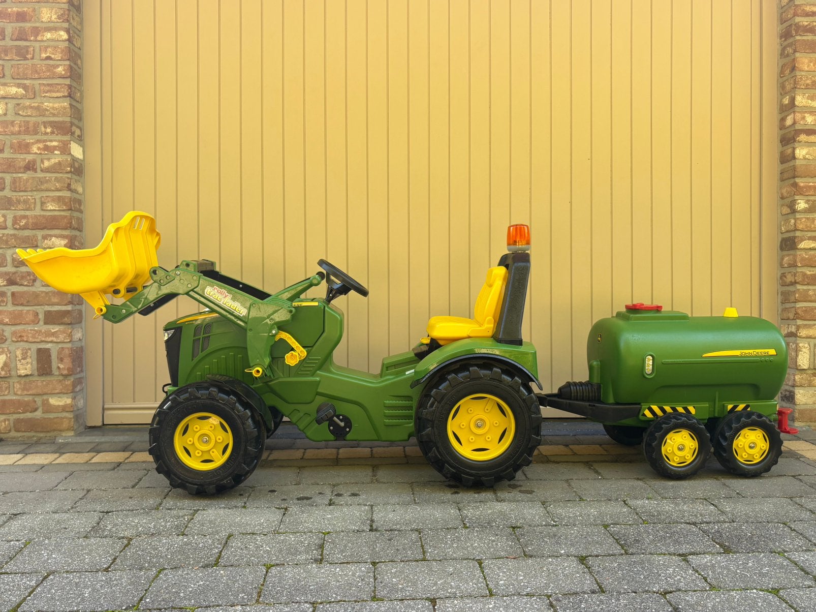 Tractor John Deere met frontlader en watervat, Ophalen of Verzenden, Zo goed als nieuw, Trapvoertuig
