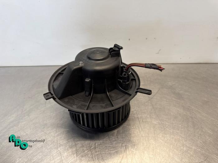 Moteur de ventilation chauffage d'un Volkswagen Golf (Golf 0, Volkswagen, -, 3 mois de garantie, Utilisé