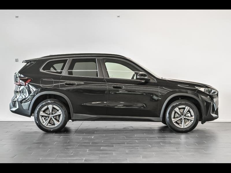 BMW X1 sDrive18i, 136 pk, Zwart, Bedrijf, 5 deurs