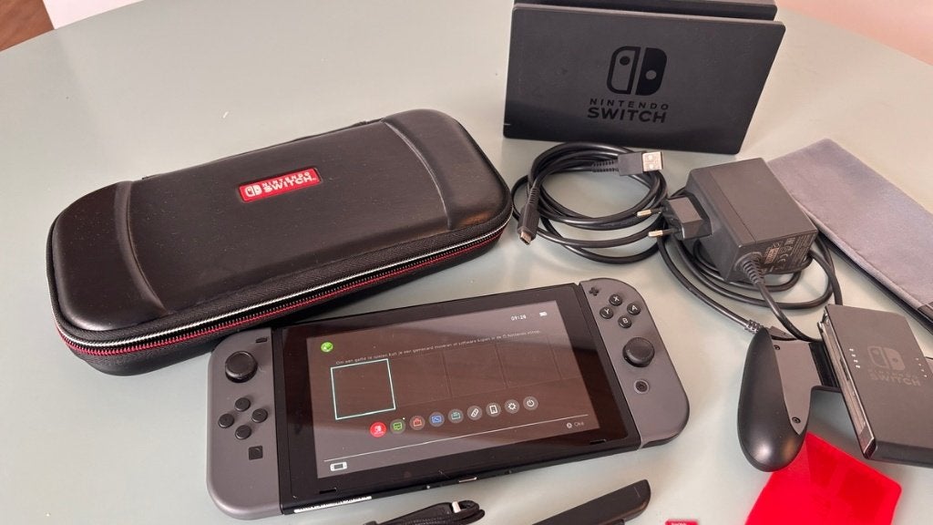 Nintendo Switch V2 - excellent état + SD 128 Go, Consoles de jeu & Jeux vidéo, Enlèvement ou Envoi, Comme neuf, Switch 2019 Upgrade
