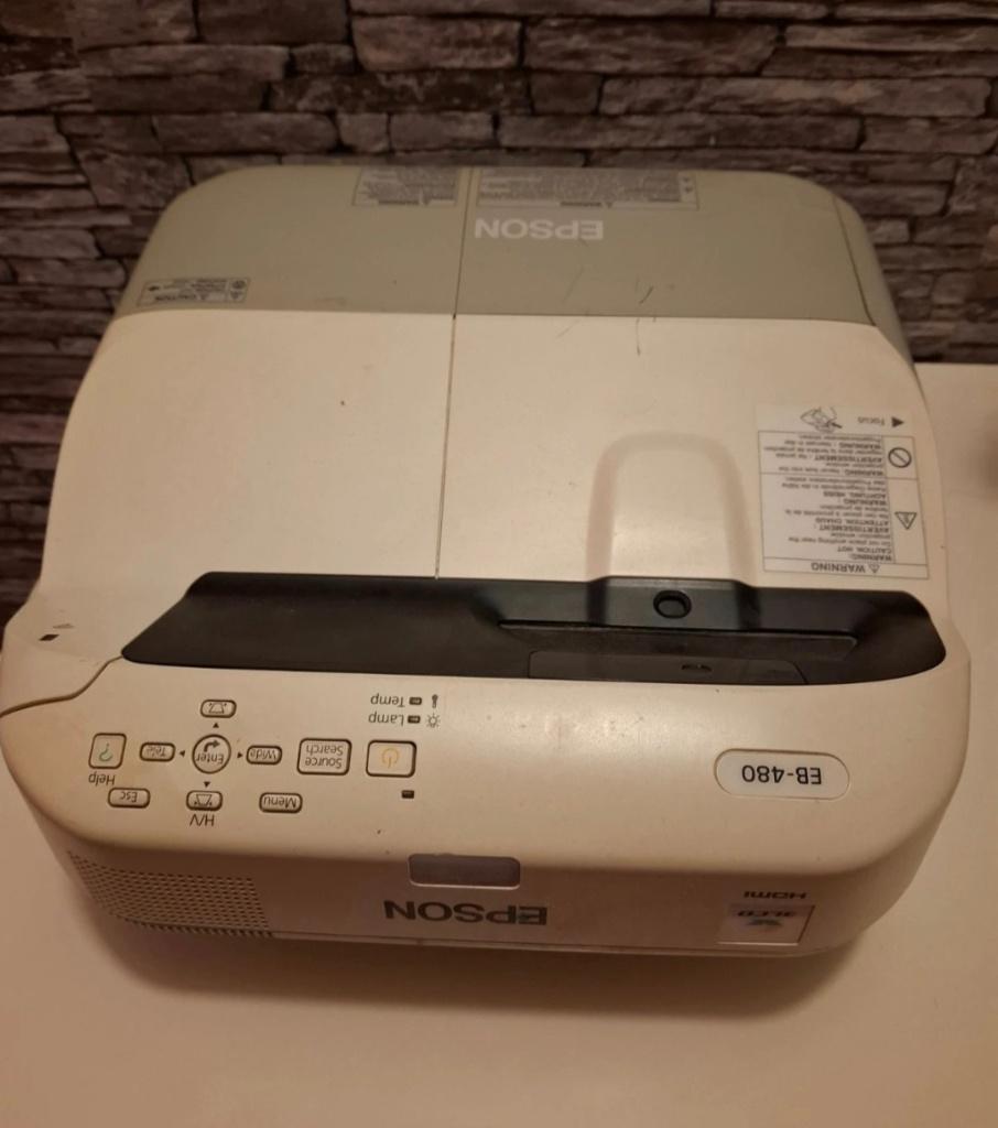 Beamer - projector Epson, Audio, Tv en Foto, Beamers, Ophalen of Verzenden, Zo goed als nieuw, Epson