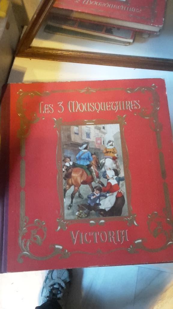 bd Les 3 Mousquetaires du Chocolat Victoria, Enlèvement