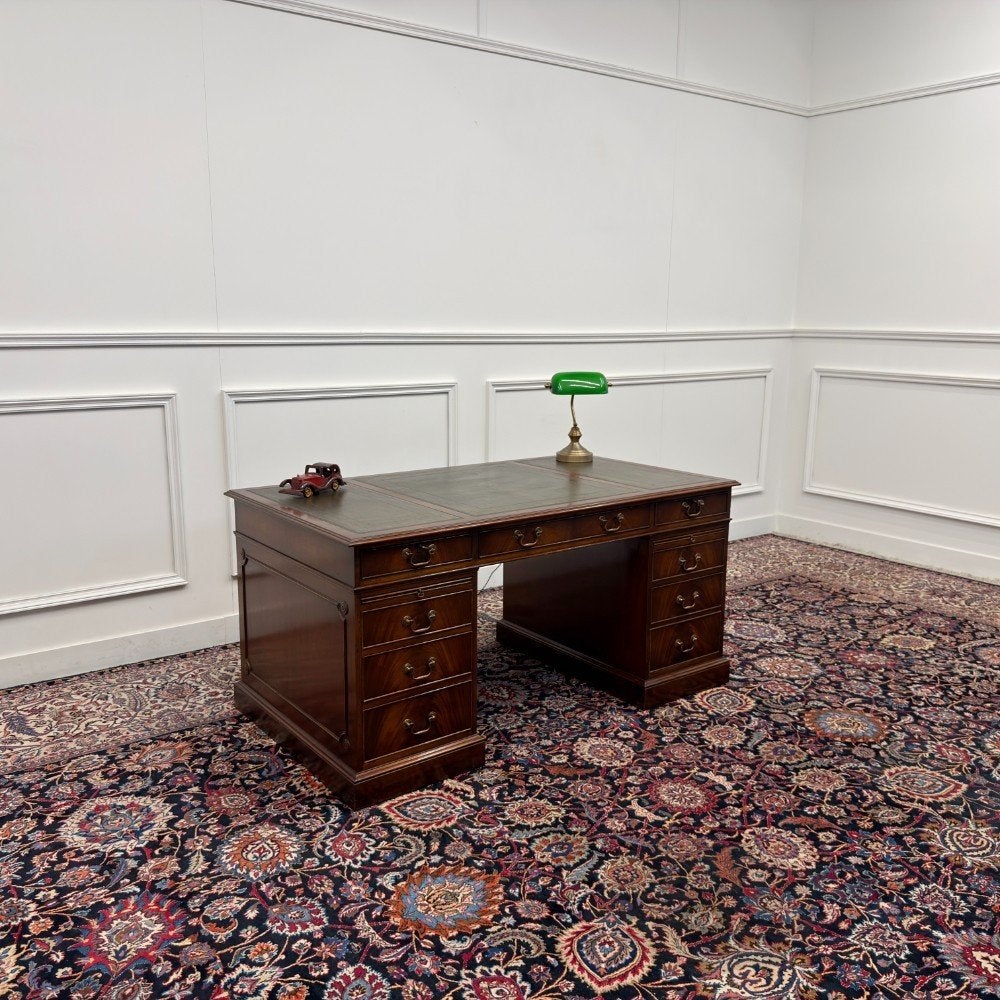 Klassiek Engels Chesterfield Bureau, Ophalen