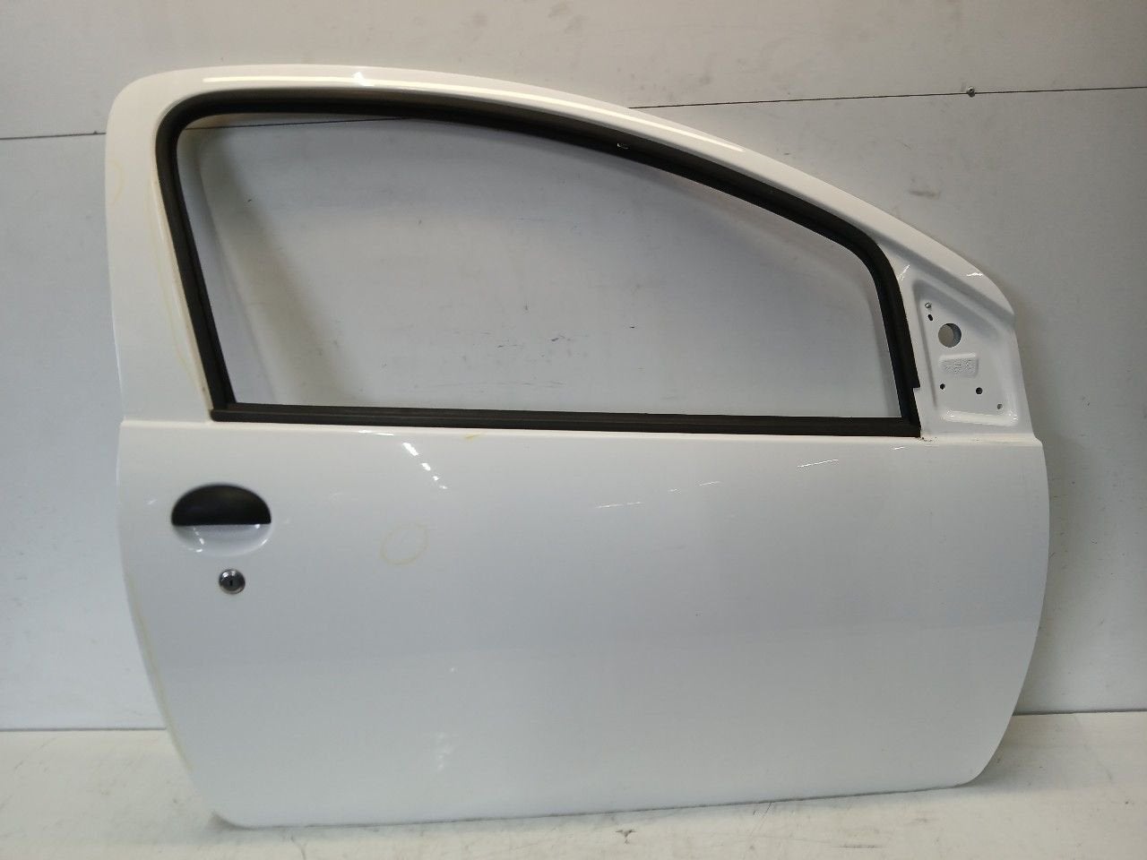 Portier rechts voor Toyota Aygo, Auto-onderdelen, Onderdelen@venauto.nl, Van der Ven Autorecycling B.V., Gebruikt, Ettenseweg 76, 4706 PB Roosendaal, The Netherlands