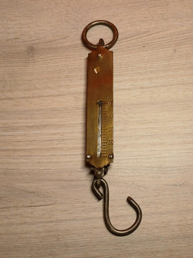 Ancien peson à ressort en laiton / Balance de poche vintage, Antiquités & Art, Antiquités | Outils & Instruments, Envoi