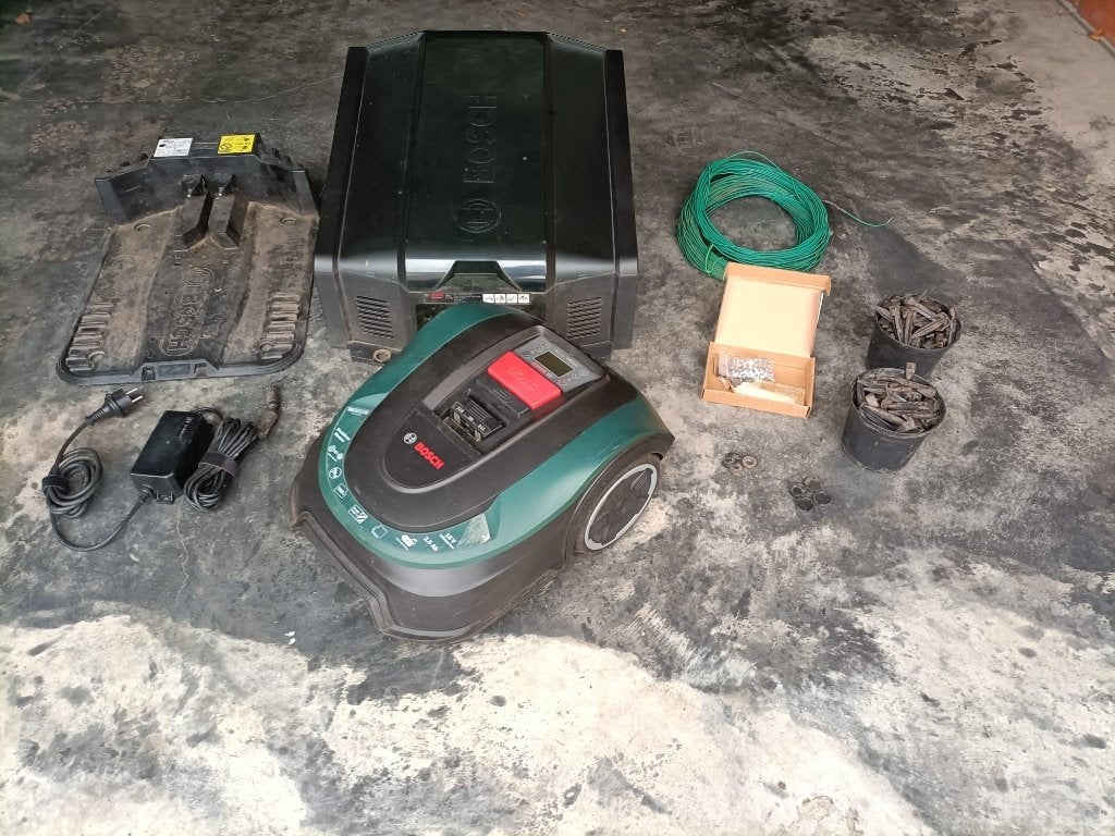 Bosch Indego M700 robot grasmaaier met toebehoren & PIN-code, Tuin en Terras, Ophalen, Zo goed als nieuw, 20 tot 25 cm, Bosch