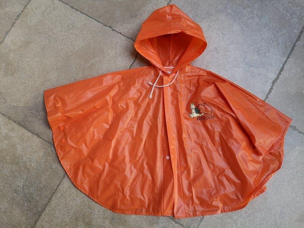 Regenjas / cape 104- 122, Kinderen en Baby's, Kinderkleding | Maat 104, Ophalen of Verzenden, Zo goed als nieuw, Jongen of Meisje