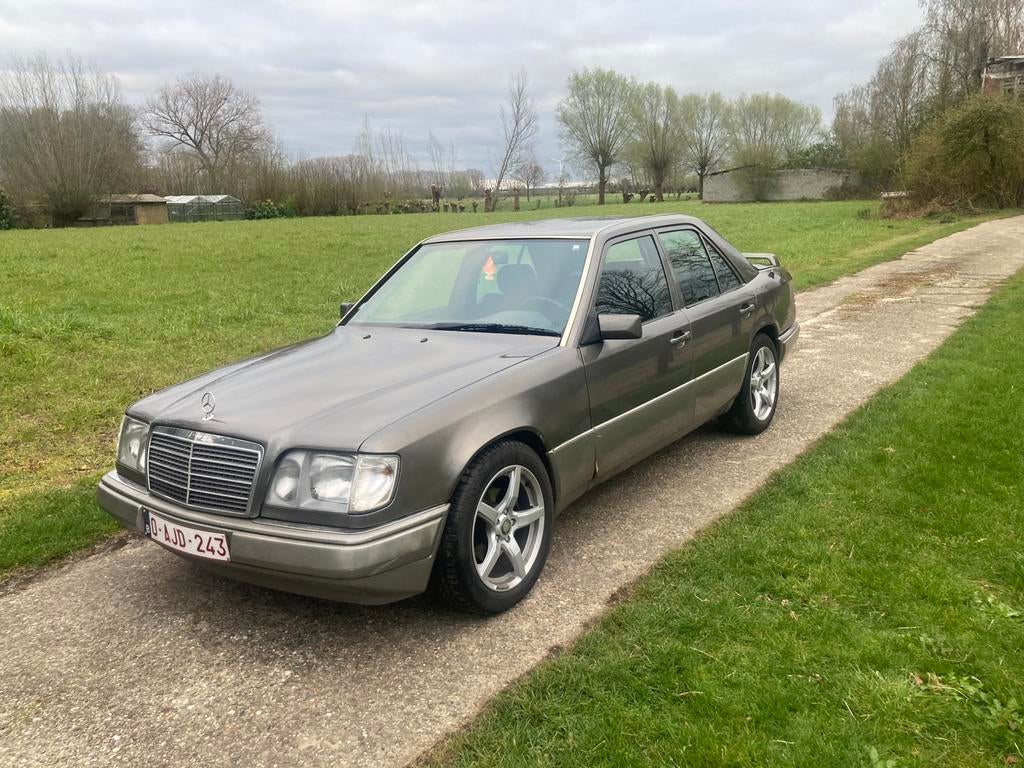 Mercedes w124 e 300td 1994, Automaat, Diesel, Particulier, Te koop