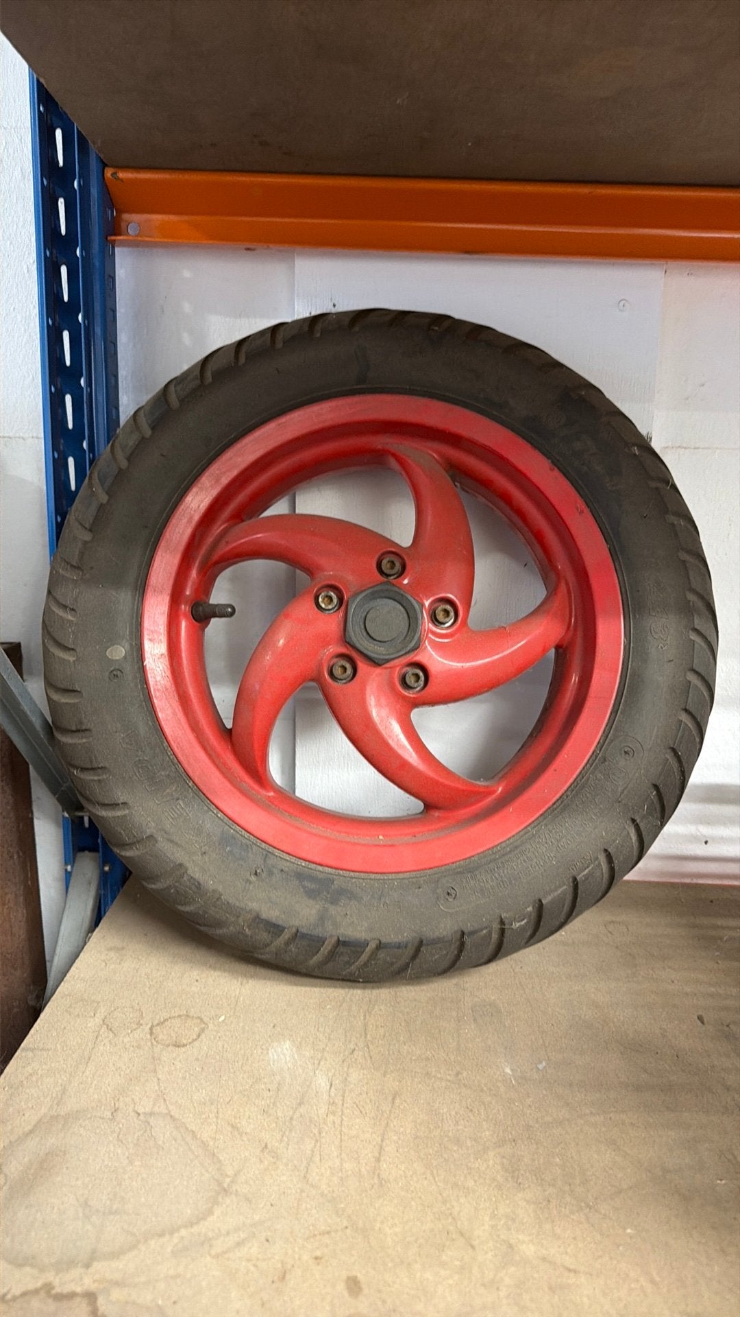 achterband gilera runner rood, Ophalen, Gebruikt, Overige typen, Piaggio