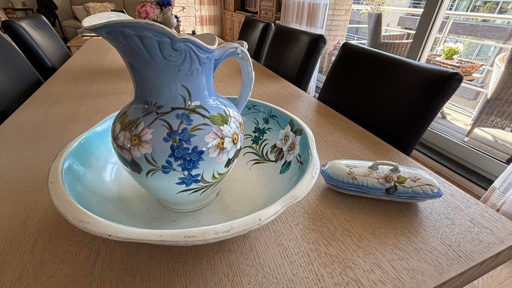 Antieke Nimy waskom, waterkan en kammenbakje in bloemmotief, Antiquités & Art, Antiquités | Céramique & Poterie, Enlèvement