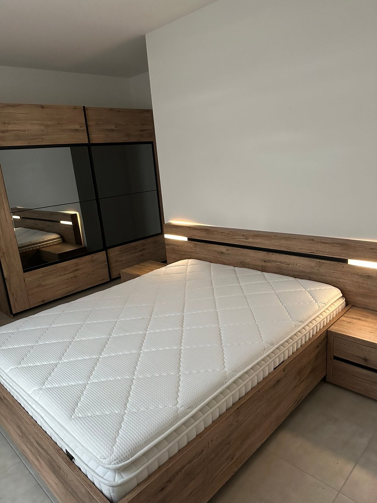 Lit 160x200 + armoire 245 cm + 2 chevets – Chambre complète, Maison & Meubles, Chambre à coucher | Chambres à coucher complètes