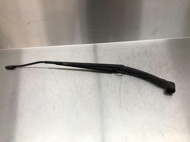 RUITENWISSERARM VOOR Nissan Qashqai (J11) (|QASHQAI|), Gebruikt, Nissan
