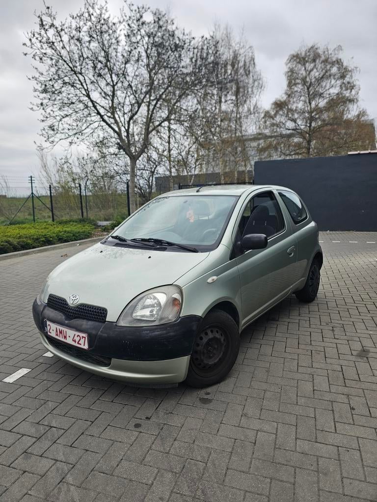 Toyota Yaris, Autos, Toyota, Particulier, Yaris, Essence, Euro 3, Hatchback, 3 portes, Boîte manuelle, Vert, Gris, Tissu, Traction avant