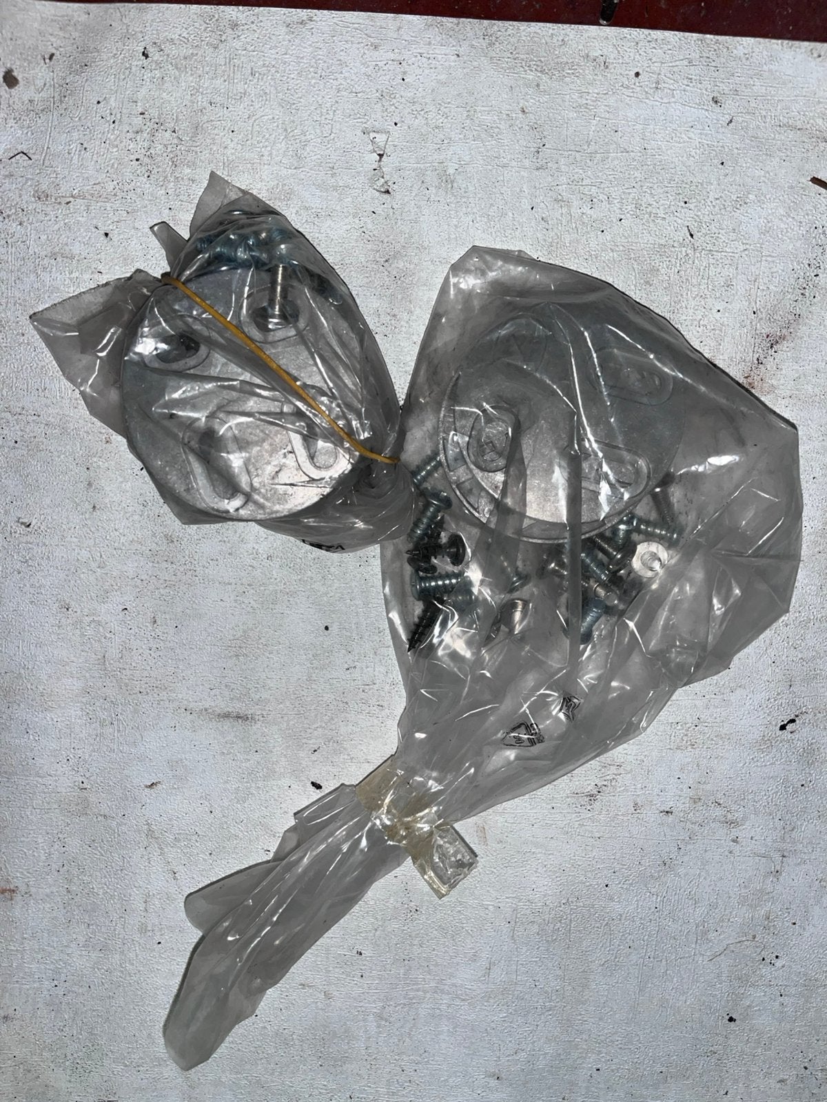 Kit de supports de fixation murale pour garde-corps (Neuf), Enlèvement