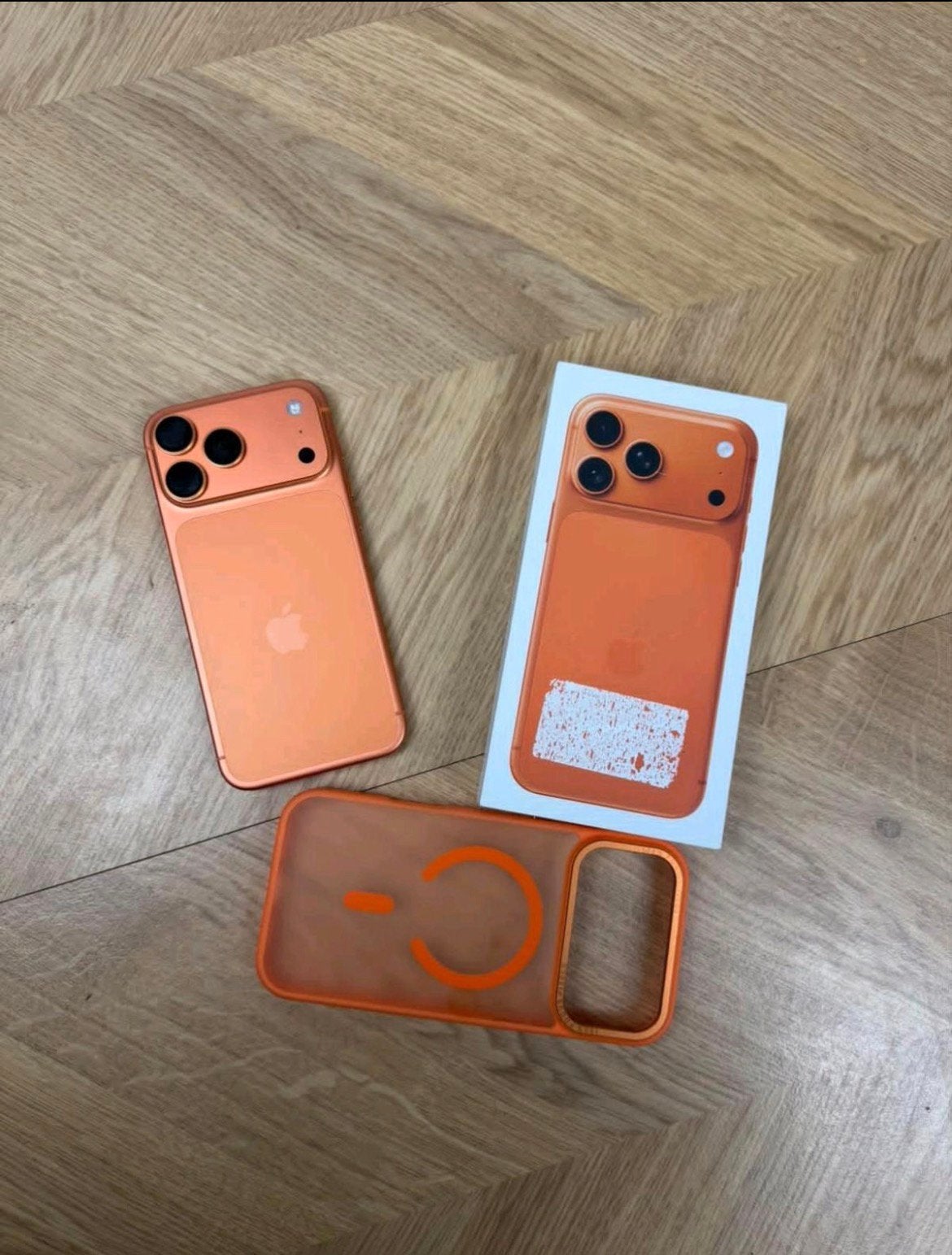 iPhone 17 Pro max, Enlèvement ou Envoi, Comme neuf, IPhone 17, Orange
