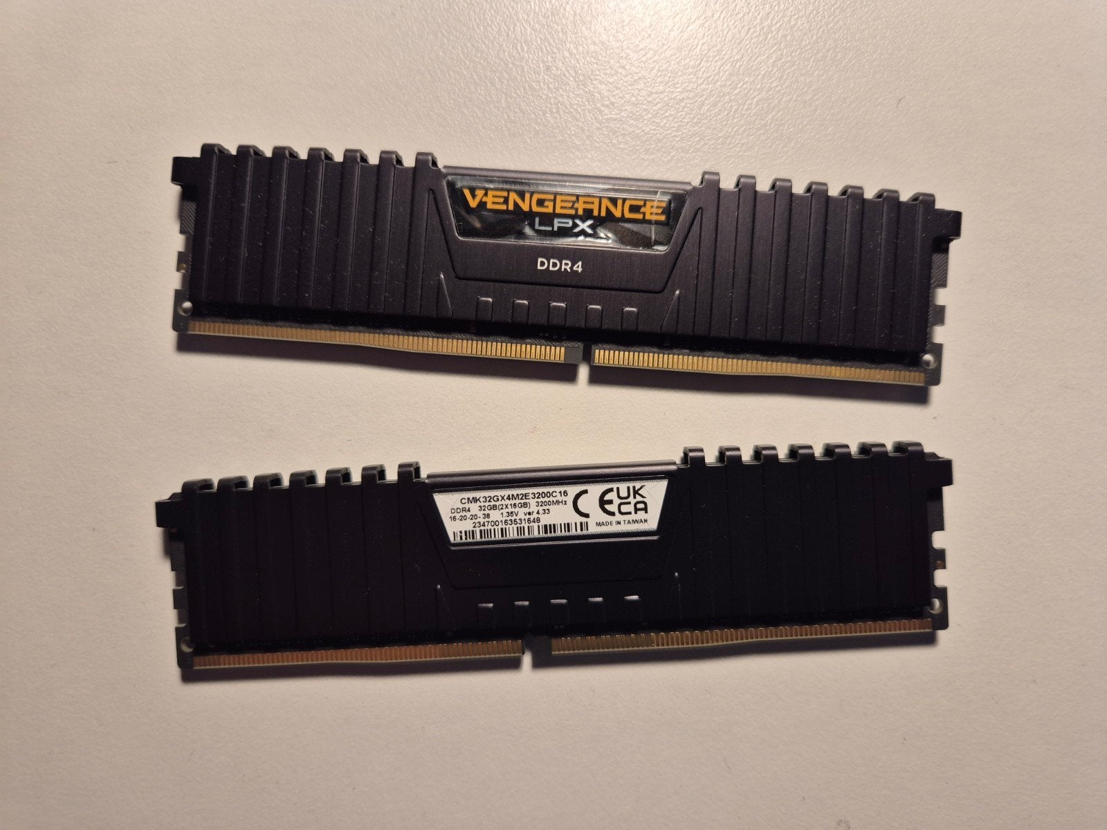 Corsair Vengeance DDR4 32GB (2x16GB) 3200mhz, 32 GB, DDR4, Ophalen of Verzenden, Zo goed als nieuw