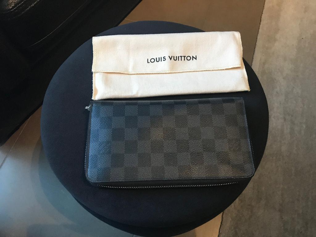 Louis vuitton zippy wallet large, Bijoux, Sacs & Beauté, Porte-monnaie & Portefeuilles, Comme neuf, Autres marques, Noir, Cuir