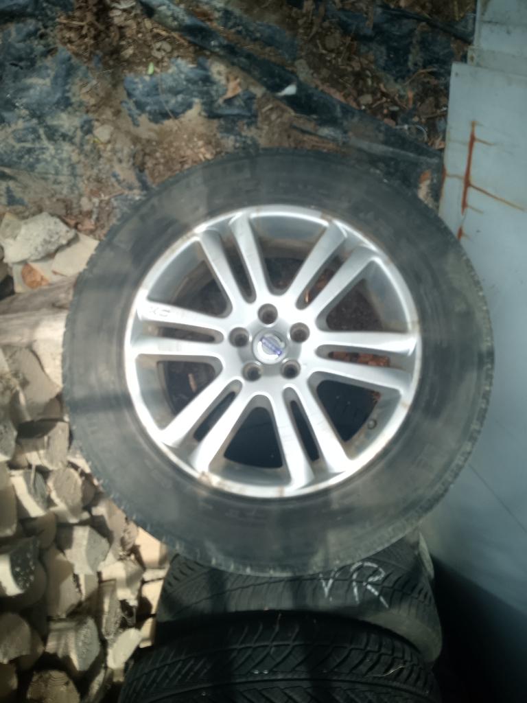Jantes et pneus XC90 18 pouces, Auto-onderdelen, Ophalen, 18 inch, Gebruikt, 235 mm