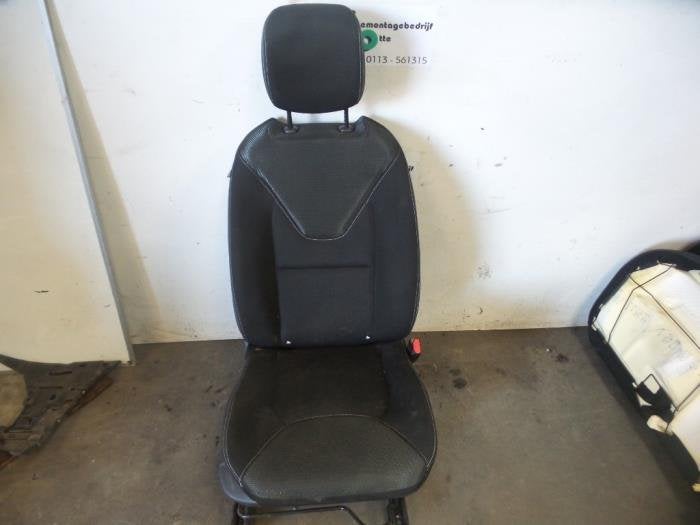 Siège droit d'un Renault Clio (Clio 4 12-), Renault, -, 3 mois de garantie, Utilisé