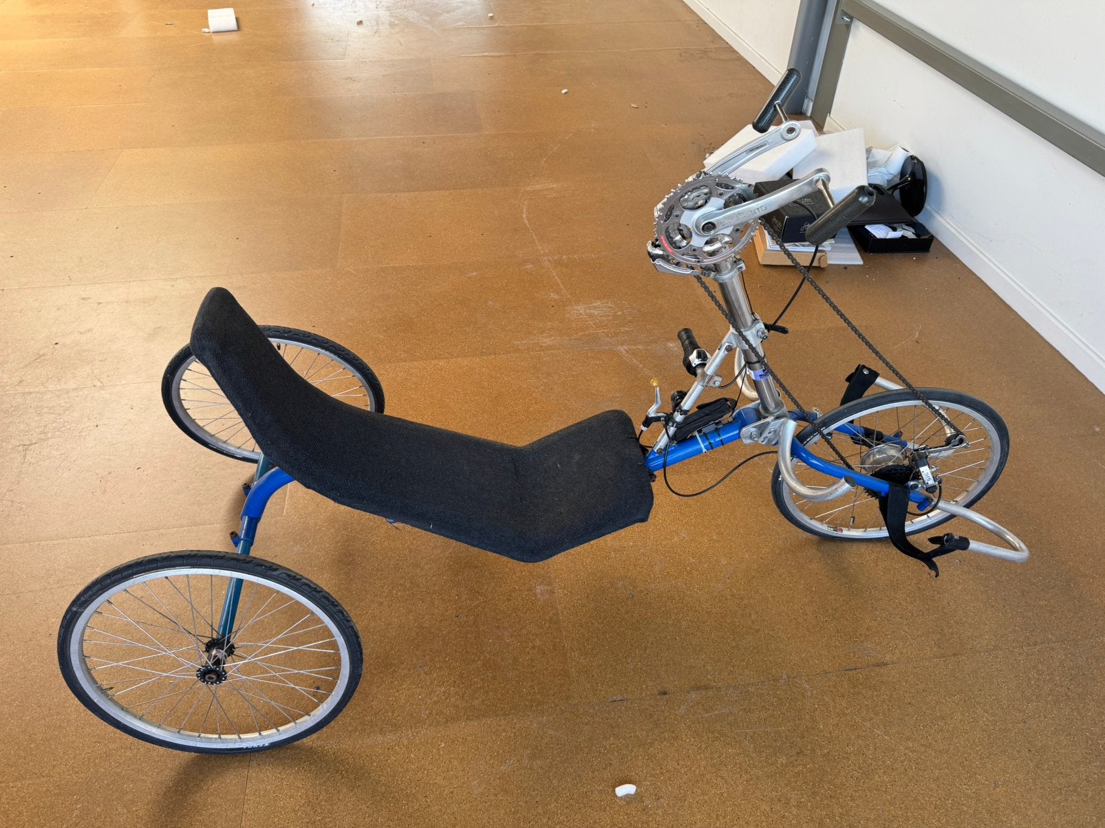 Driewielfiets armbesturing, Fietsen en Brommers, Gebruikt, Bovenstuur, Trommelrem, Ophalen