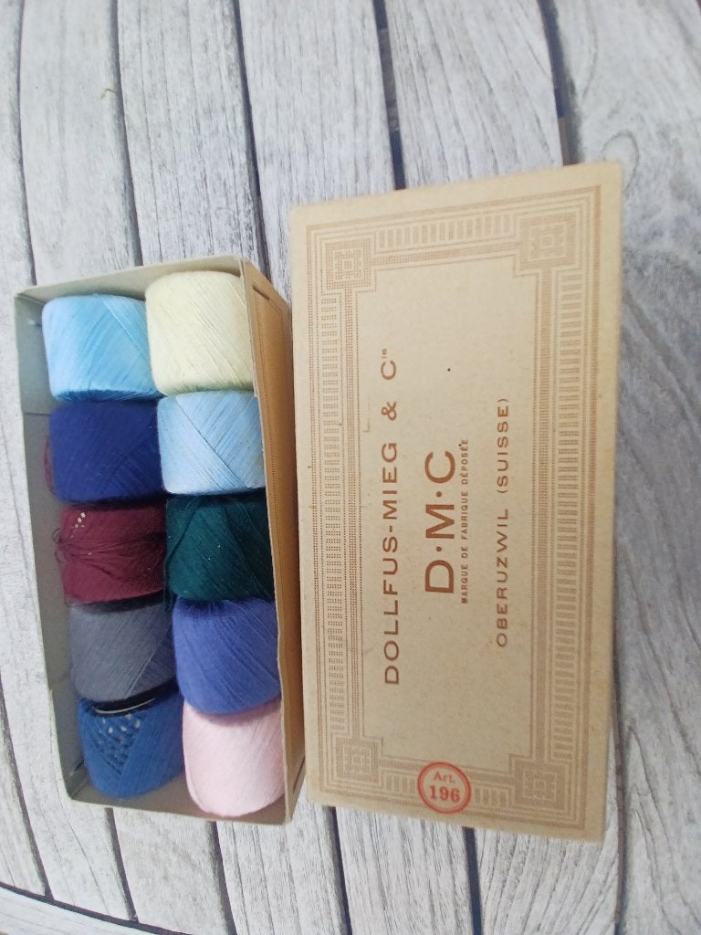 10 bolletjes stopwol DMC in originele doos, Hobby en Vrije tijd, Borduren en Borduurmachines, Ophalen of Verzenden