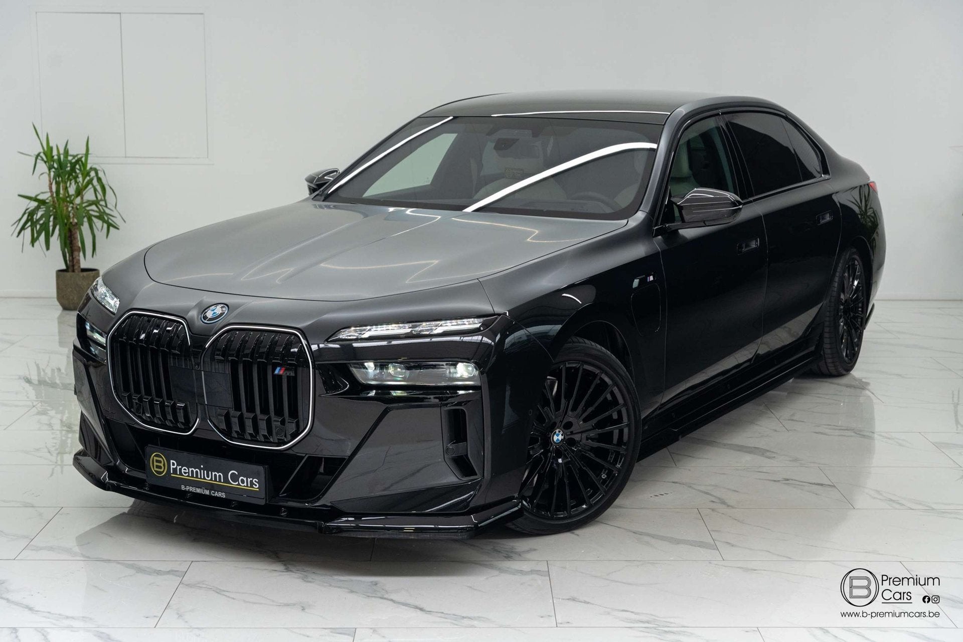 BMW 760 M760e xDrive Individual! Bodykit! MEGA FULL OPTIONS!, Auto's, Automaat, Gebruikt, Euro 6, 420 kW