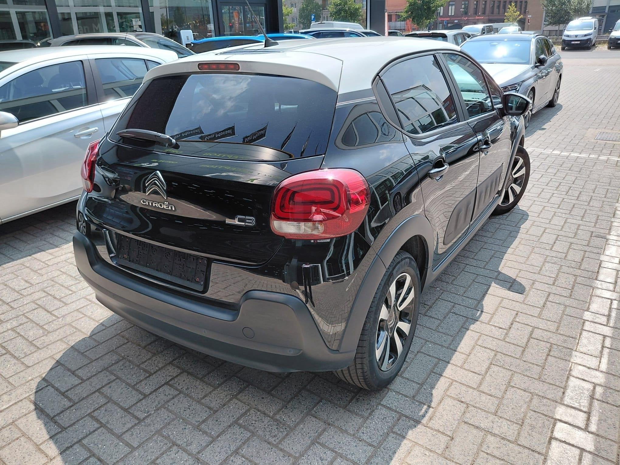 Citroën C3 1.2 PureTech 82 S&S MAN Live, Auto's, Voorwielaandrijving, Gebruikt, Traction-control, Zwart