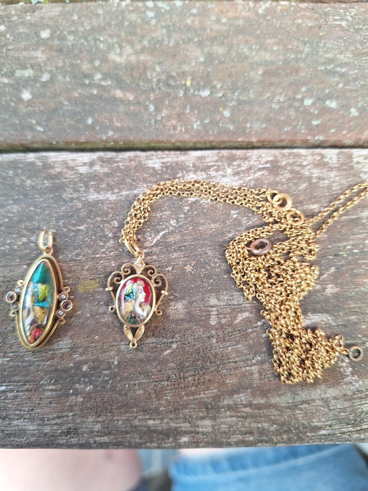 Limoges hangertjes in goud zonder ketting, Enlèvement