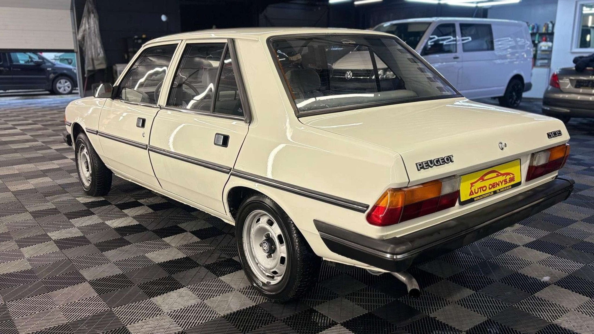 Peugeot 305 1.3 benzine bj. 1985. 86000km, Auto's, 59 pk, 4 deurs, Wit, Bedrijf