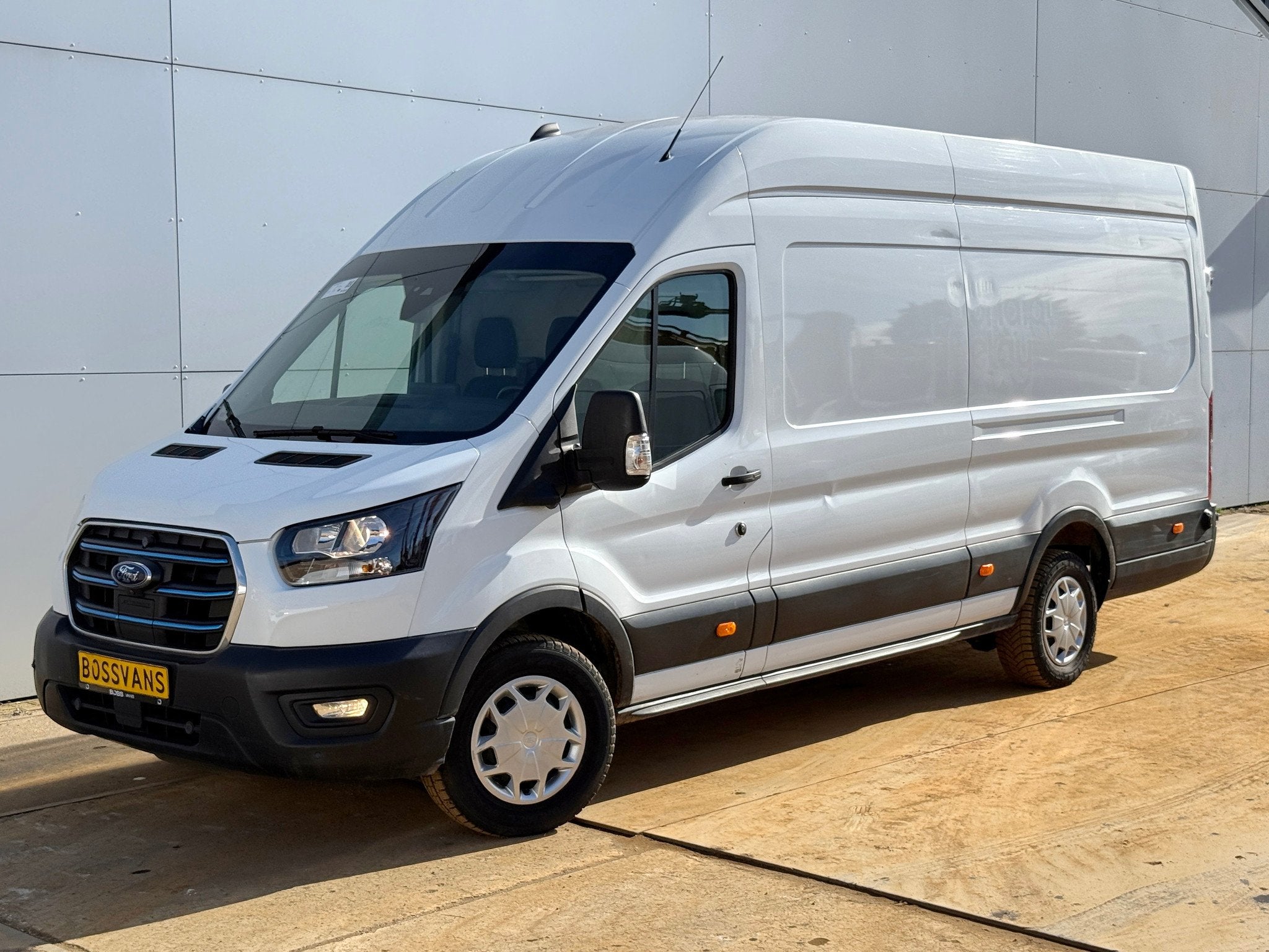 Ford e-Transit 68kWh 184PK L4H3 316km WLTP 94,7% (SOH) BEV S, Automaat, 0 cilinders, Gebruikt, 2905 kg