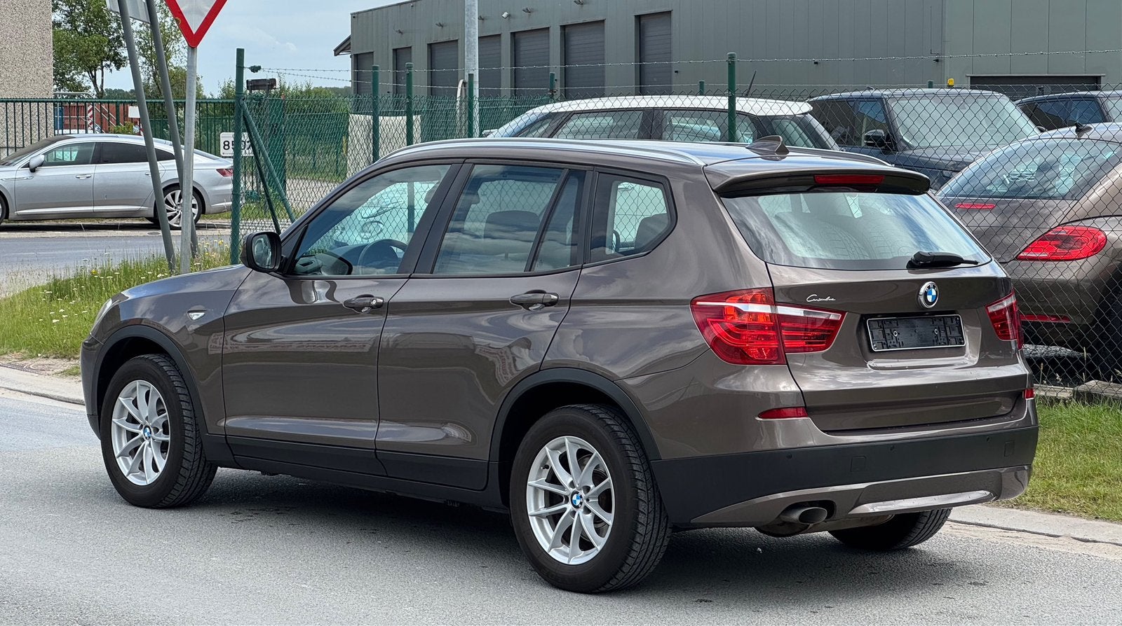 Een prachtige bmw x3 zeer proper zowel buiten + keuring, Auto's, BMW, Euro 5, Zwart, Overige kleuren, https://public.car-pass.be/vhr/753f6235-b341-470f-87dc-db26de915bab
