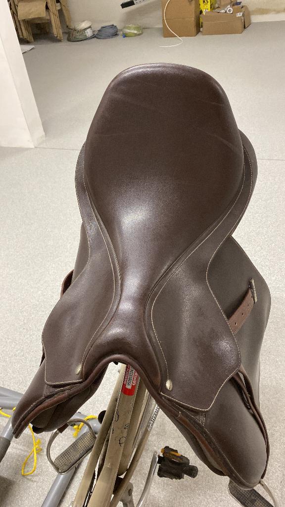 Wintec pro veelzijdig zadel 17,5 inch, Dieren en Toebehoren, Ophalen, Zo goed als nieuw, Recreatie