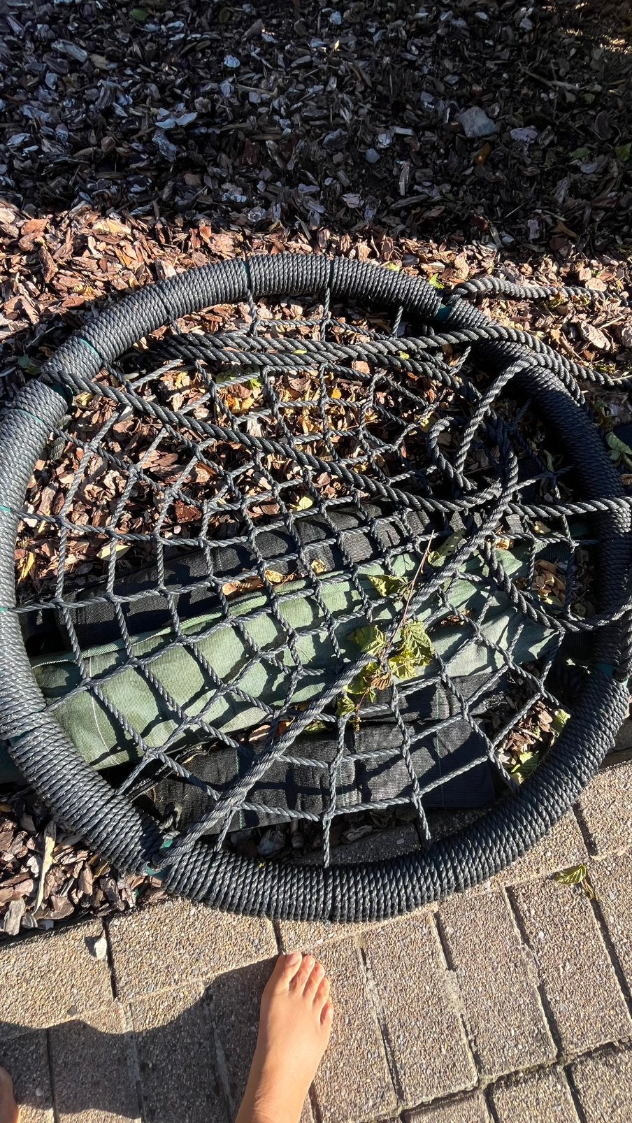 Vogelnest schommel rond zwart, Ophalen, Zo goed als nieuw