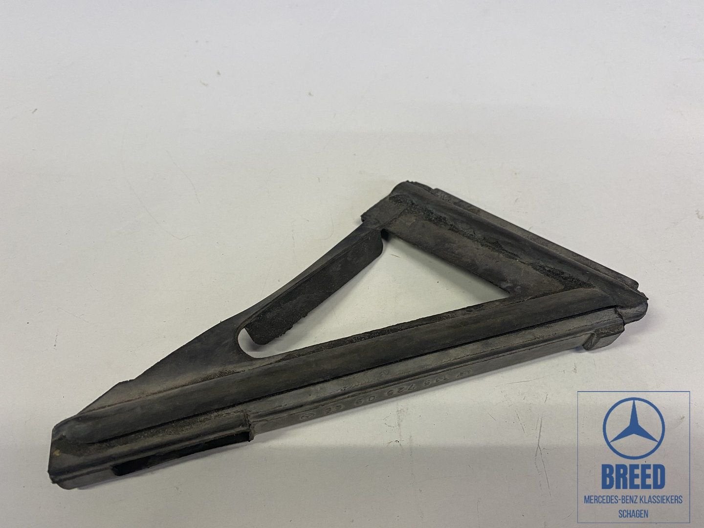 NOS spiegelrubber links Mercedes-Benz W114 W115 2e serie, Neuf, -, -, Enlèvement ou Envoi