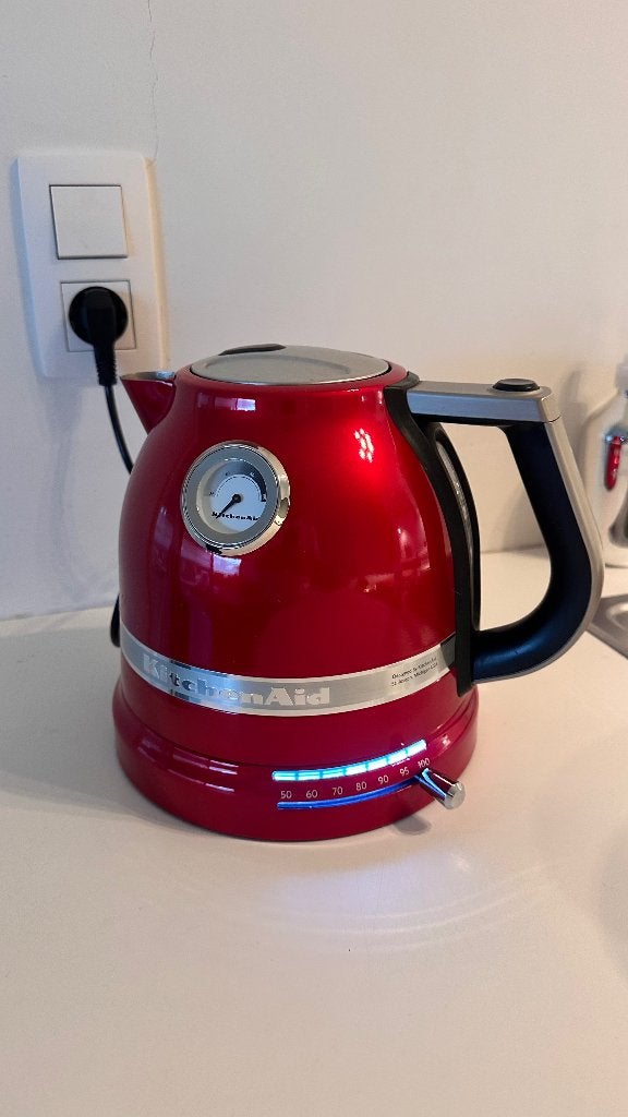 KitchenAid Artisan waterkoker 1,5L – rood, 1 tot 2 liter, Ophalen, Gebruikt