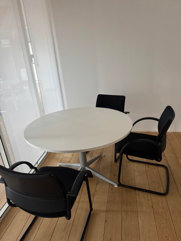 Round Table with 4 Chairs, Maison & Meubles, Tables | Tables à manger, Enlèvement, Utilisé