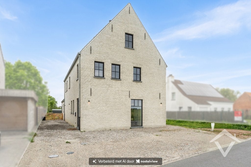 Alleenstaande woning met 5 slaapkamers te Zarren, 500 tot 1000 m², 5 kamers, Vrijstaande woning, Kortemark