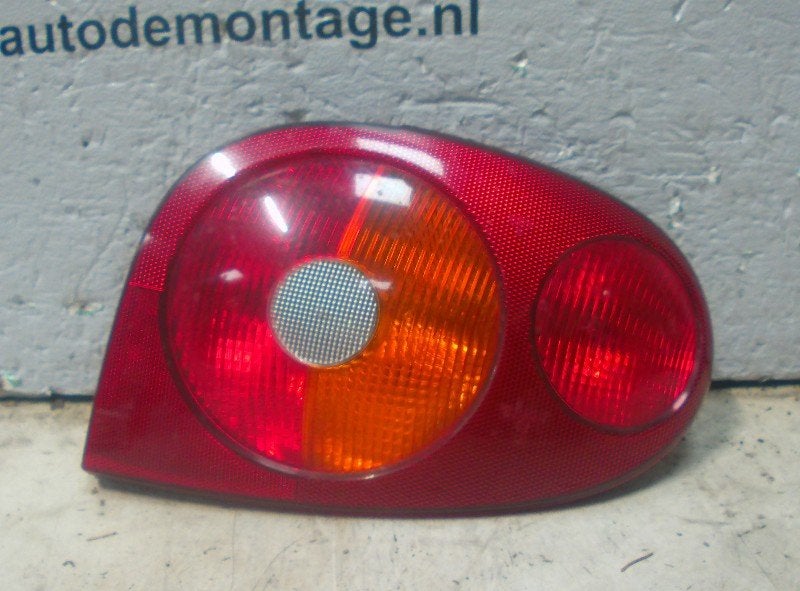 FEU ARRIÈRE DROIT Renault Megane (EA) (01-1996/09-2003), Renault, Utilisé, Peter-Huppertz-Straße 5
51063  Köln, DE, Dialog.deutschland@renault.de