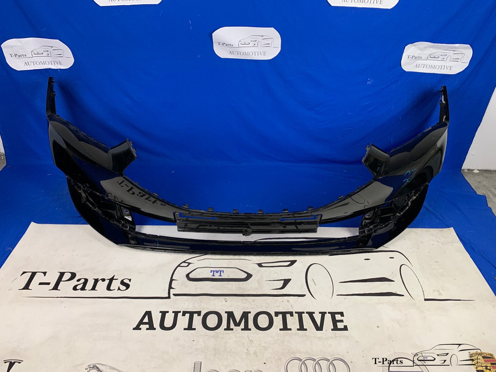 Seat Leon voorbumper 2019+ bumper, Auto-onderdelen, Gebruikt, Autovia A-2, Km 585 585
08760  Martorell, ES, SEAT S.A., Bumper