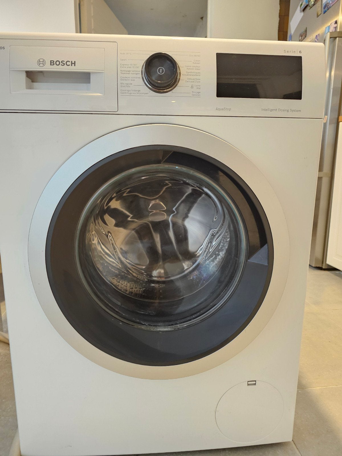 Bosch Série 6 i-DOS
WAU28PP0FG 9Kg, Electroménager, Lave-linge, 1200 à 1600 tours, Chargeur frontal, Enlèvement, Utilisé