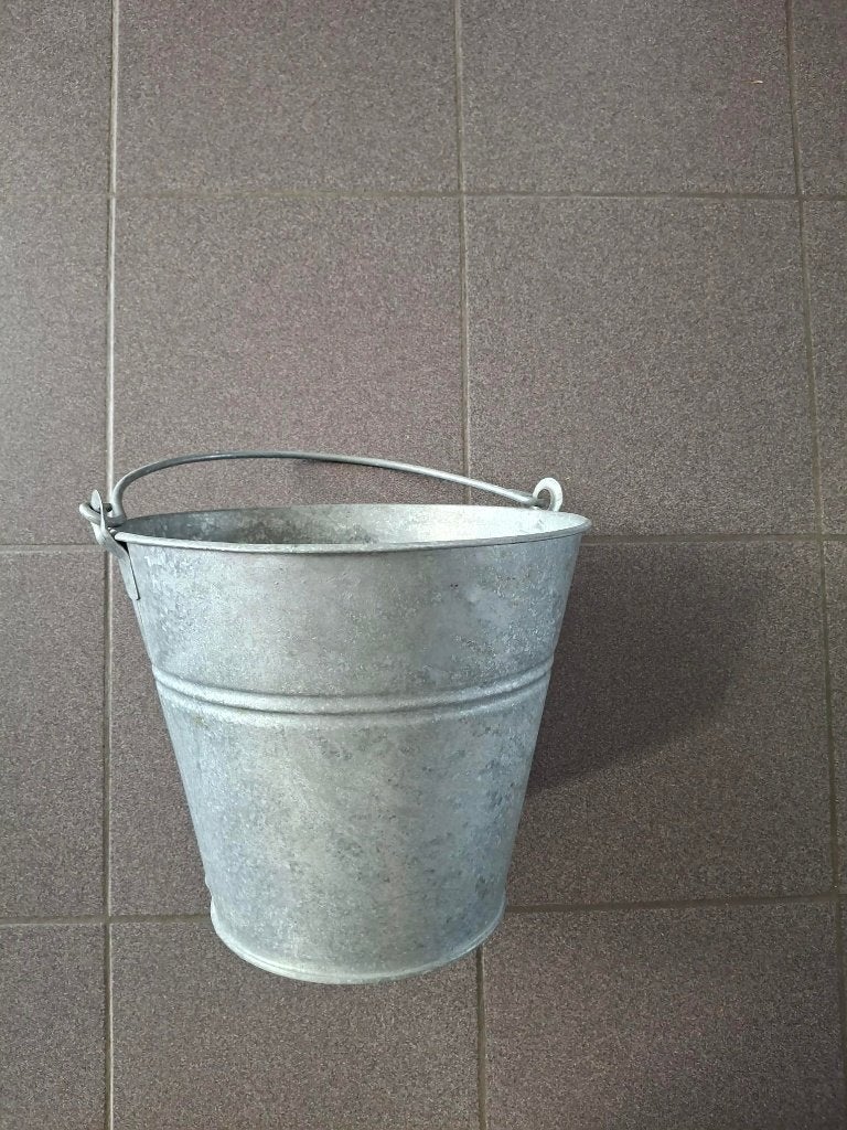 IJzeren emmer, verzinkte emmer, Enlèvement ou Envoi, Comme neuf