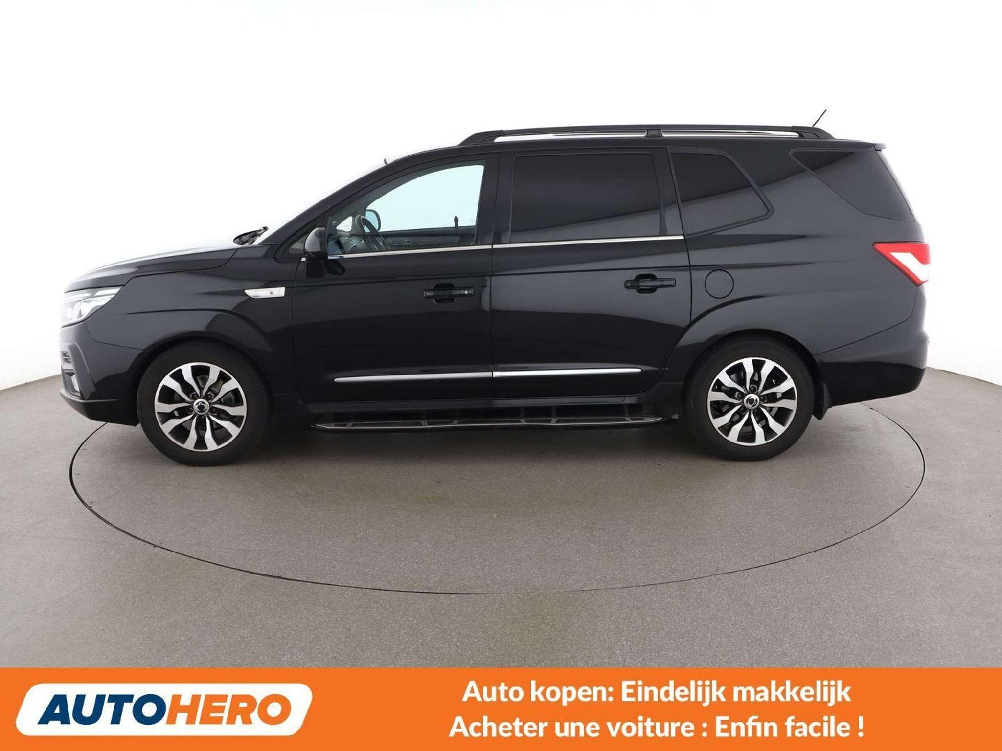 SsangYong Rodius 2.2 TD Quartz 2WD, Autos, Cuir, 2157 cm³, https://public.car-pass.be/vhr/24b2711e-41dd-4756-b4a0-02af8ad59c14