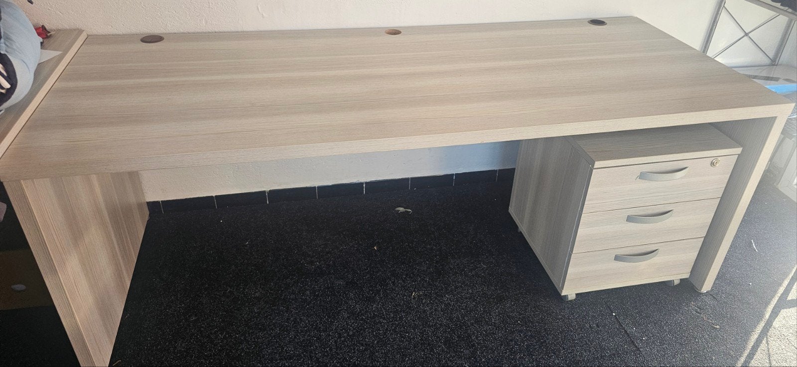 Bureau 2m lang of 1m60 lang x 80cm en 74cm hoog, Huis en Inrichting, Bureaus, Ophalen