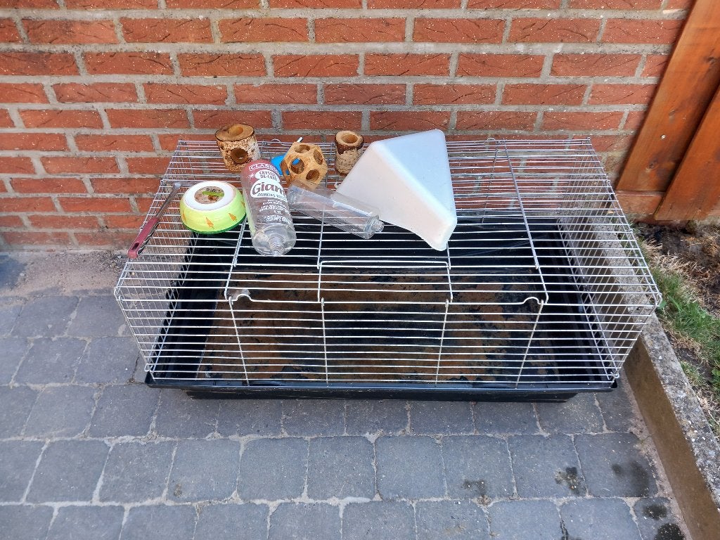 Cage lapin + accessoires ( Malonne), Enlèvement