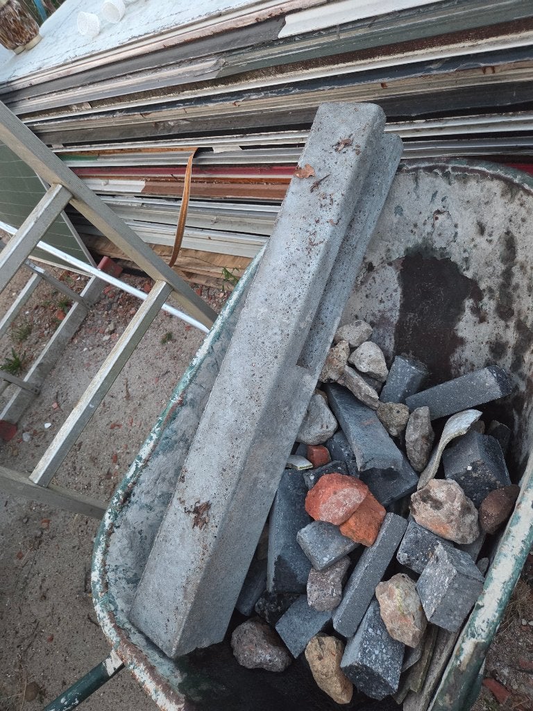 1 betonpaal 85cm Nieuw, Ophalen, Nieuw